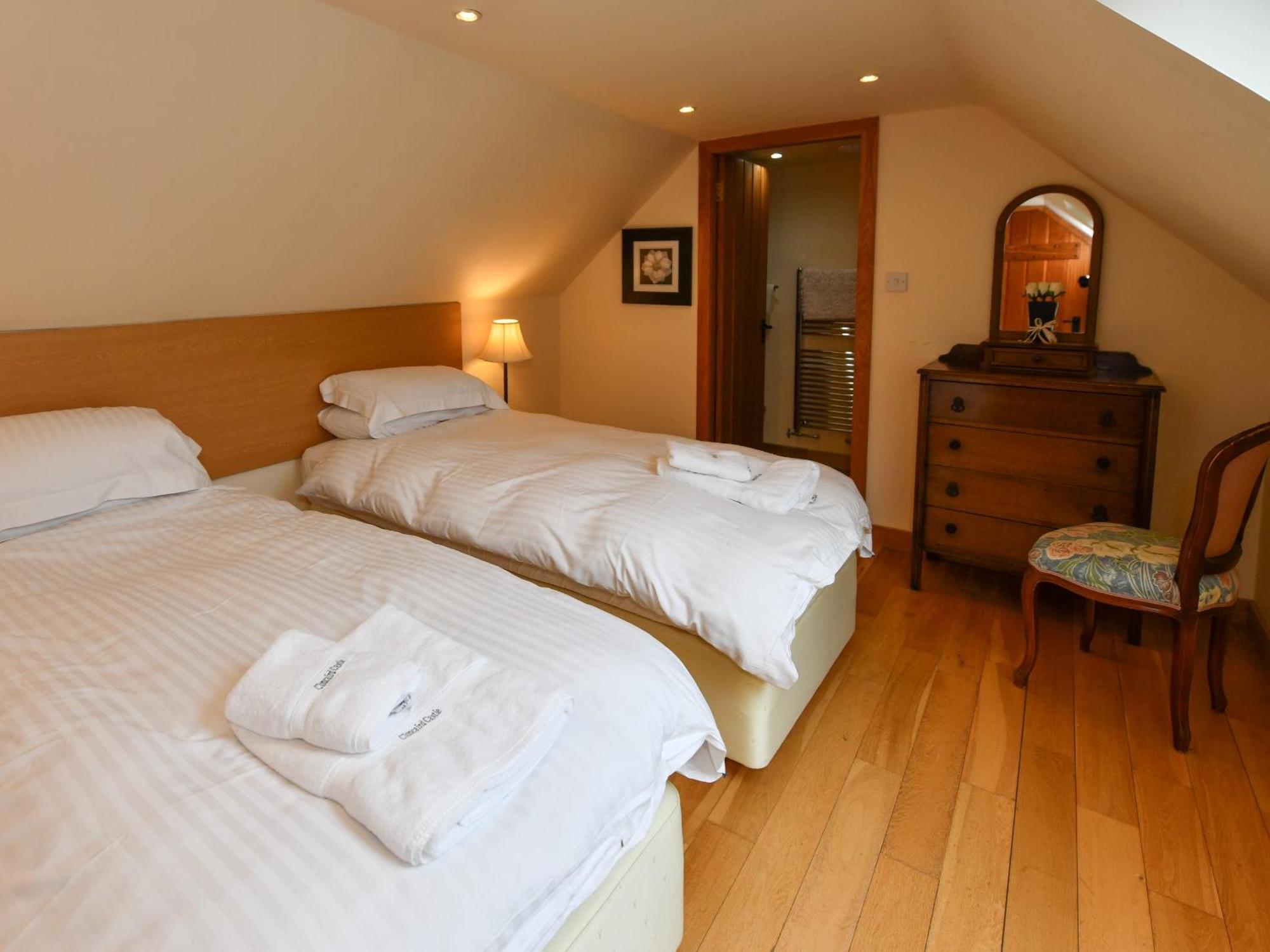 Cloncaird Castle Estate Cottages Maybole Стая снимка