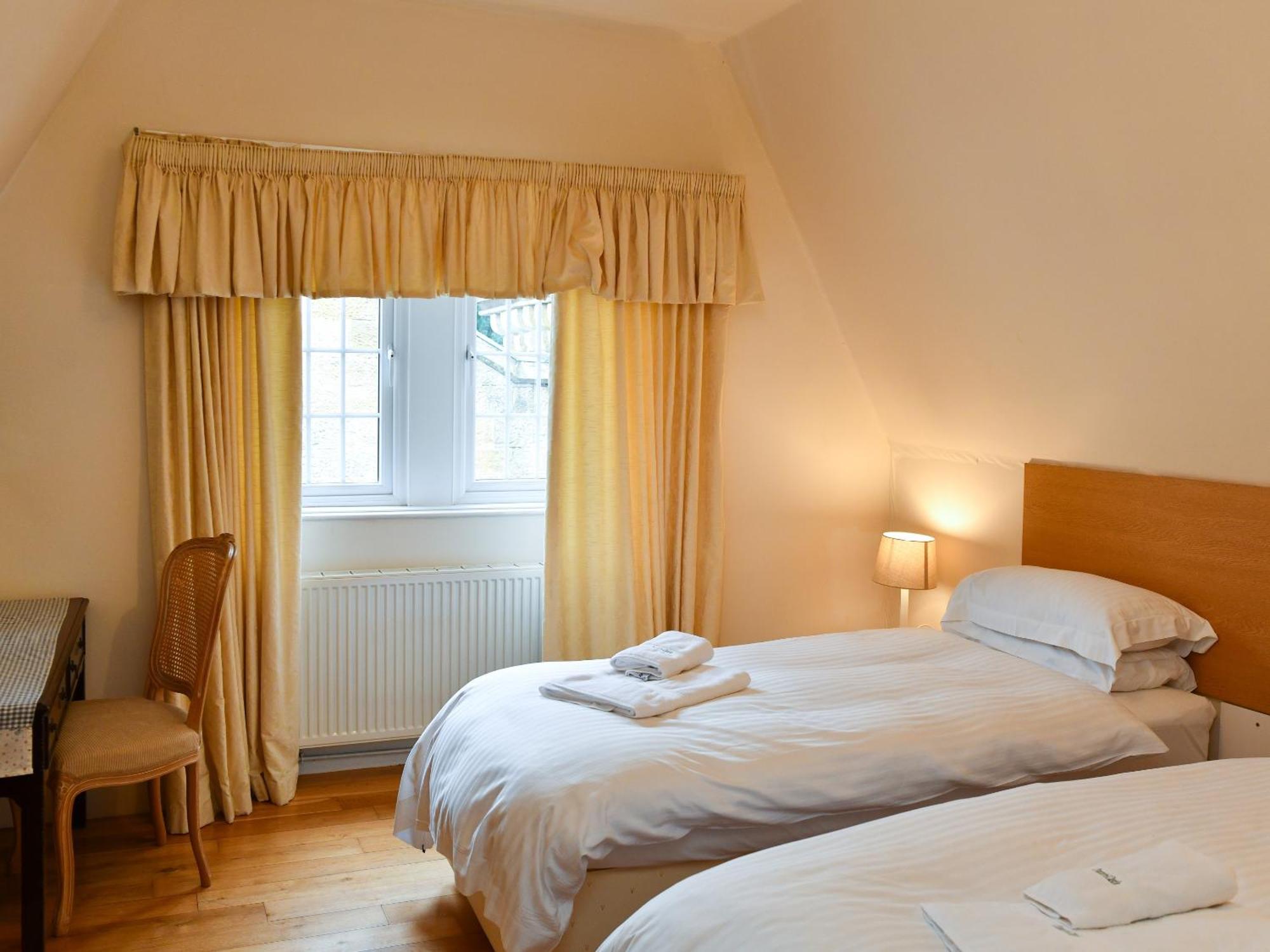 Cloncaird Castle Estate Cottages Maybole Стая снимка
