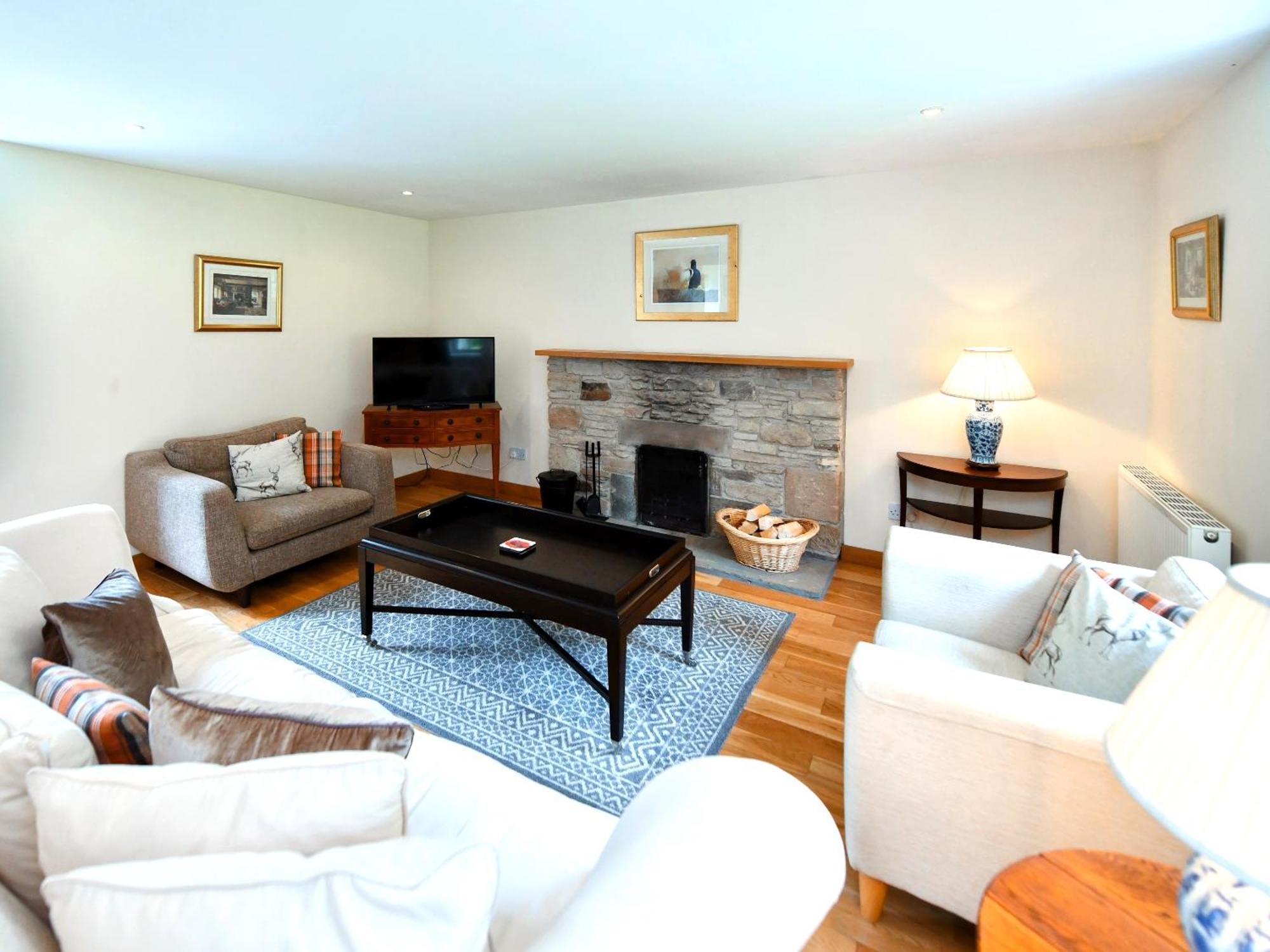 Cloncaird Castle Estate Cottages Maybole Стая снимка