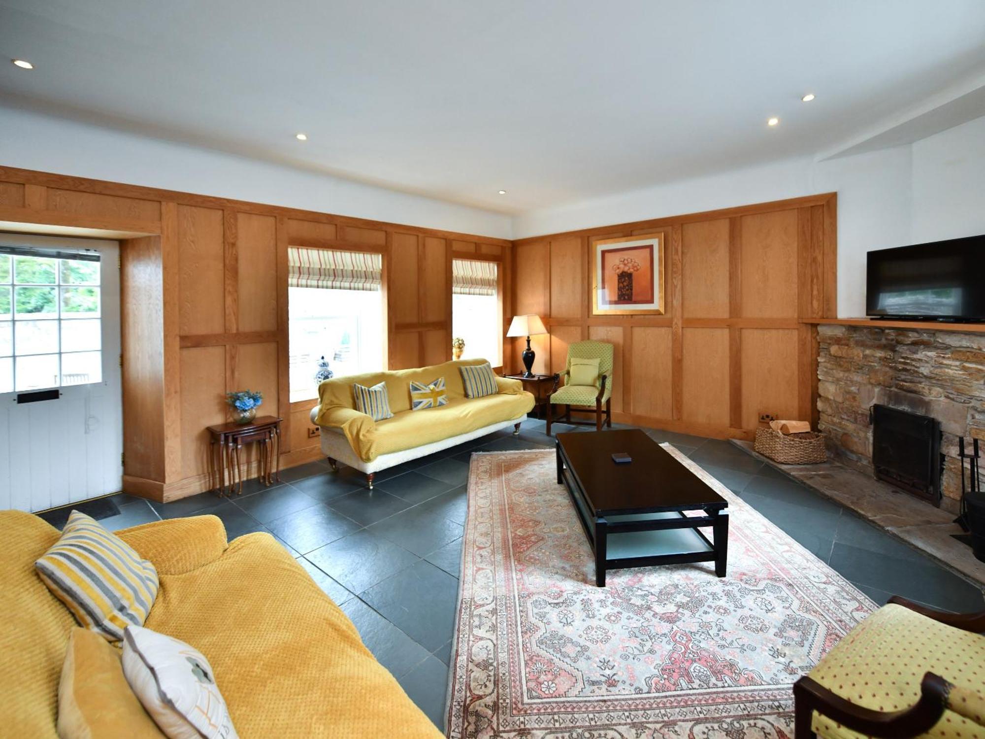 Cloncaird Castle Estate Cottages Maybole Стая снимка