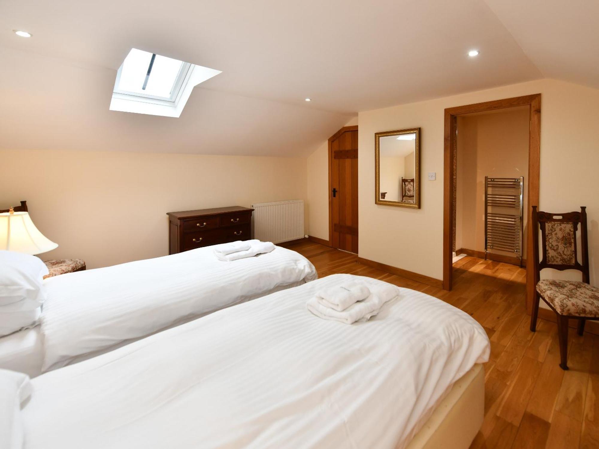 Cloncaird Castle Estate Cottages Maybole Стая снимка